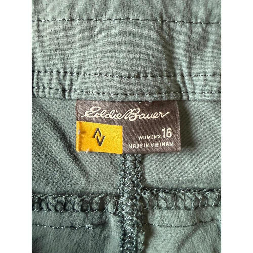 Eddie Bauer Travex Sage Green Cargo Capri Pants Womens 16 Hiking Travel Outdoor - Picture 3 of 3